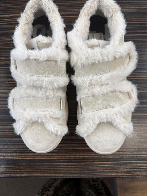 Vist Large View of Product Image Which is Used P448 Casual Shoes 9
