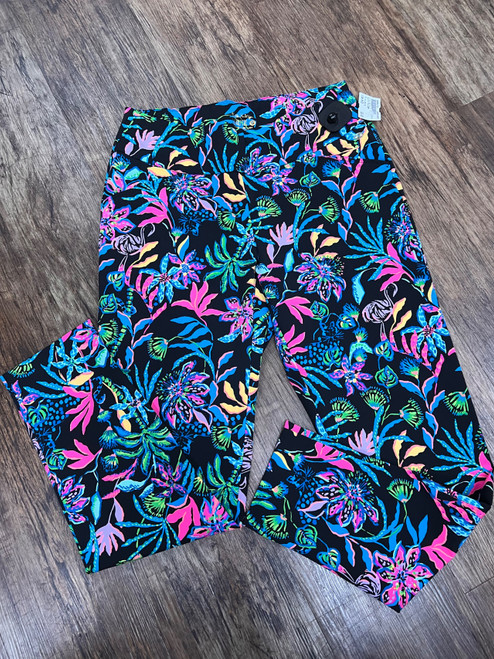 Vist Large View of Product Image Which is Used Lilly Pulitzer Active Leggings 6-28
