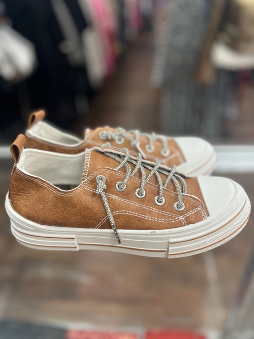 Vist Large View of Product Image Which is Used very g Casual Shoes 7.5