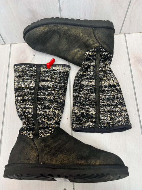 Vist Large View of Product Image Which is Used Ugg Australia Ankle Boots 9