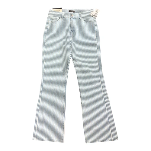 Vist Large View of Product Image Which is Used Dl (Dl1961) Denim 6-28