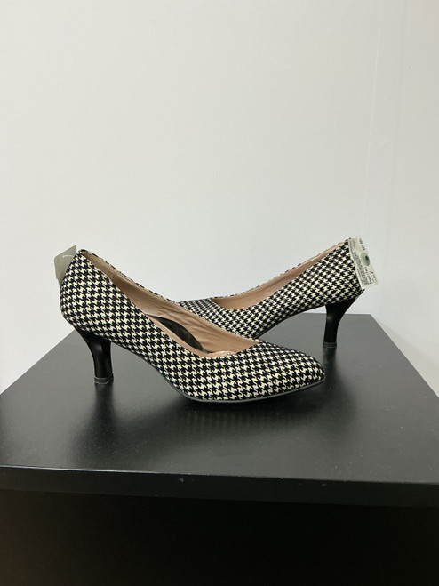 Vist Large View of Product Image Which is Used Beautifeel Low Heels 8