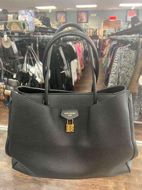 Vist Large View of Product Image Which is Used Louis Vuitton vendome Leather Handbag