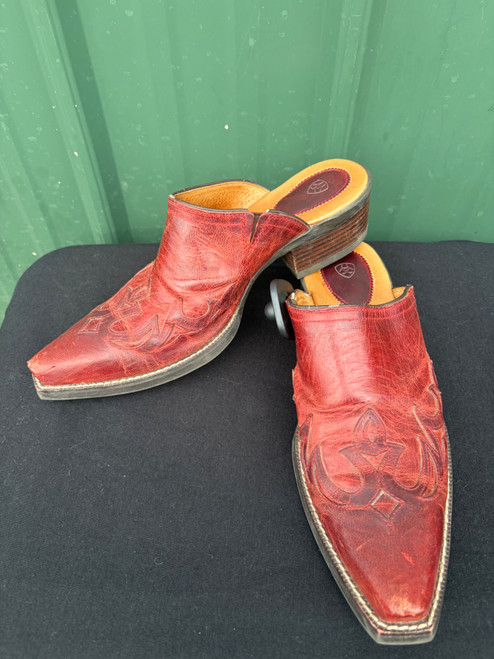 Vist Large View of Product Image Which is Used Ariat Clogs 8
