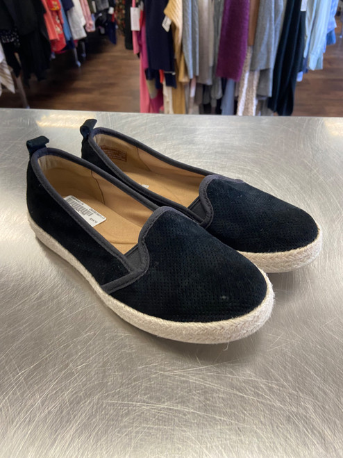 Vist Large View of Product Image Which is Used Clarks Flats 7.5
