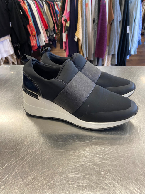 Vist Large View of Product Image Which is Used Aldo Casual Shoes 9.5