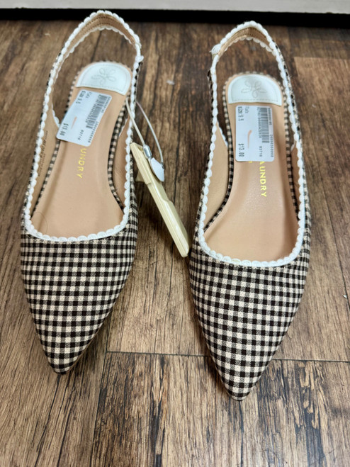 Vist Large View of Product Image Which is Used Unbranded Flats 9.5