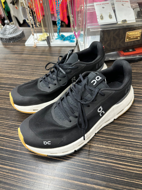 Vist Large View of Product Image Which is Used On Cloud Mens Athletic Shoes 10.5