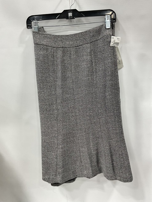 Vist Large View of Product Image Which is Used Unbranded Long Skirt 8-29