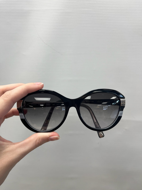 Vist Large View of Product Image Which is Used Louis Vuitton Sunglasses