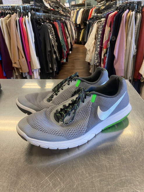 Vist Large View of Product Image Which is Used Nike Mens Casual Shoes 10