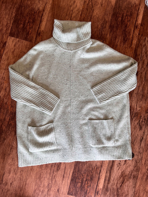 Vist Large View of Product Image Which is Used Unbranded Heavyweight Sweater M-8/10