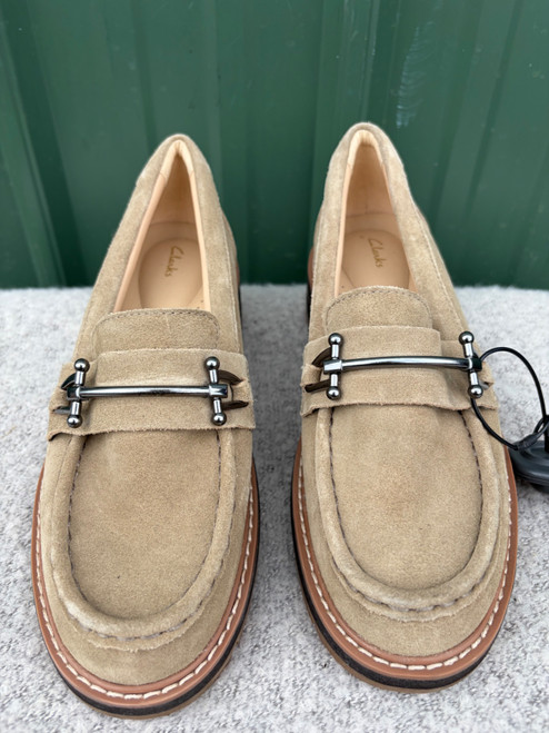 Vist Large View of Product Image Which is Used Clarks Clogs 7.5