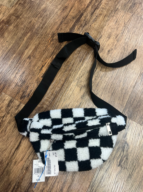 Vist Large View of Product Image Which is NWT Unbranded Small Handbag