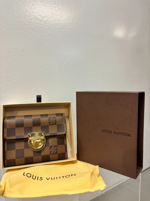 Vist Large View of Product Image Which is Used Louis Vuitton Leather Wallet