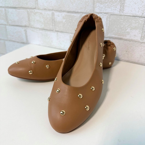 Vist Large View of Product Image Which is Used White House Black Market Flats 9.5