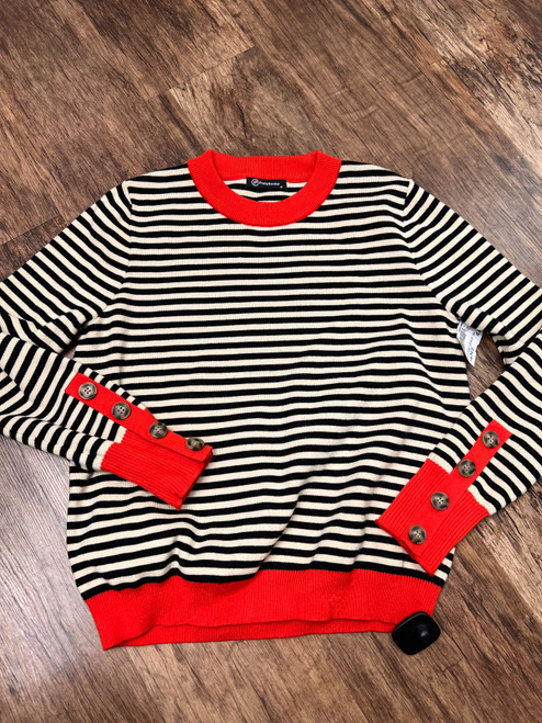 Vist Large View of Product Image Which is Used pretty garden  Lightweight Sweater M-8/10