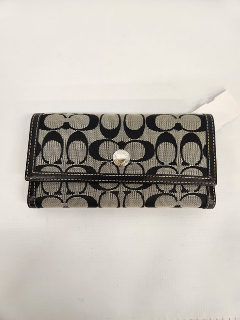 Vist Large View of Product Image Which is Used Coach Wallet