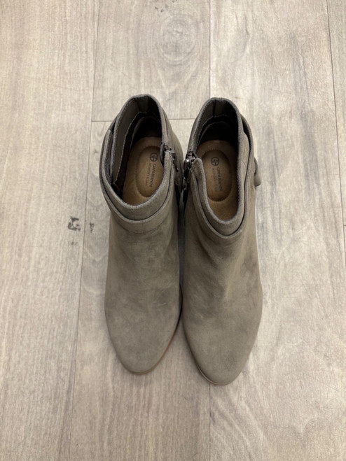 Vist Large View of Product Image Which is Used Gianni Bini Ankle Boots 8