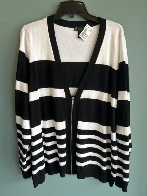 Vist Large View of Product Image Which is Used Lane Bryant Long Sleeve Top 3X-22