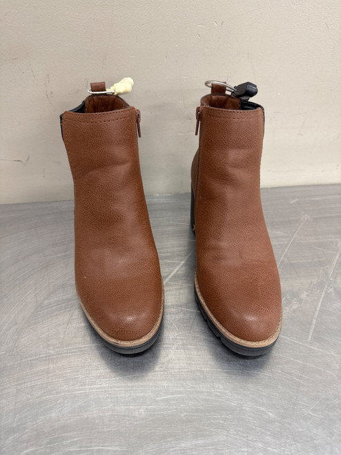 Vist Large View of Product Image Which is Used Brown Naturalizer Ankle Boots 8