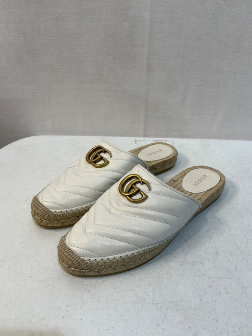 Vist Large View of Product Image Which is Used Gucci Flats 8