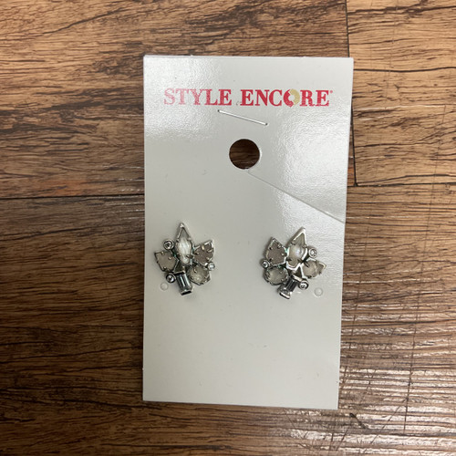 Vist Large View of Product Image Which is Used Kendra Scott Earrings