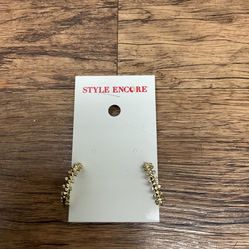 Vist Large View of Product Image Which is Used Kendra Scott Earrings