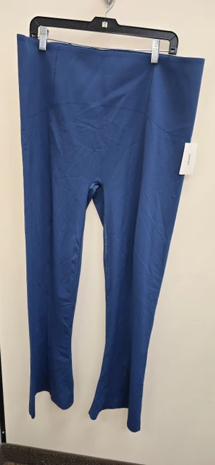 Vist Large View of Product Image Which is Used Spanx Active Active Leggings 3X 22/36