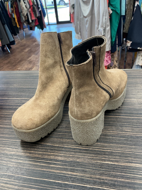 Vist Large View of Product Image Which is Used Cordani Ankle Boots 8