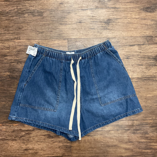 Vist Large View of Product Image Which is Used Z Supply Shorts 6-28