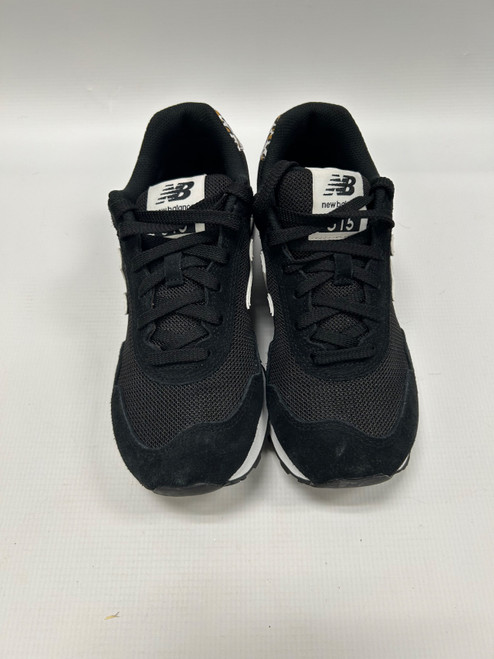 Vist Large View of Product Image Which is Used New Balance Performance Shoes 8