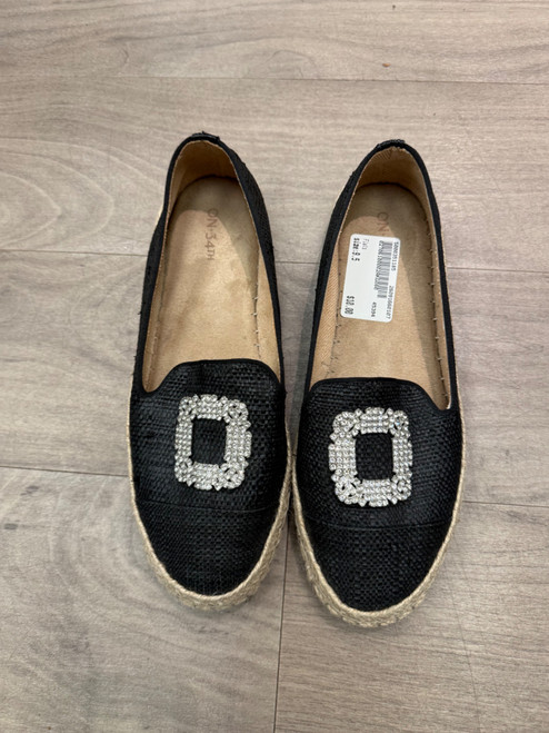 Vist Large View of Product Image Which is Used Unbranded Flats 9.5
