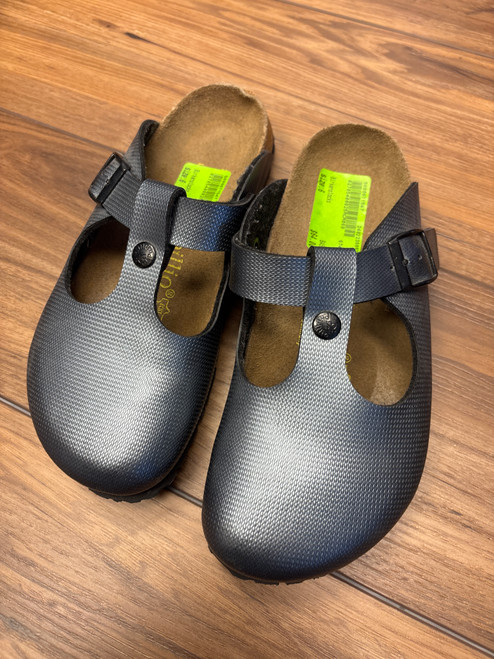 Vist Large View of Product Image Which is Birkenstock clog size  6