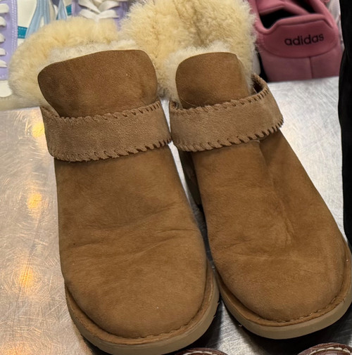 Vist Large View of Product Image Which is Used Ugg Australia Ankle Boots 7
