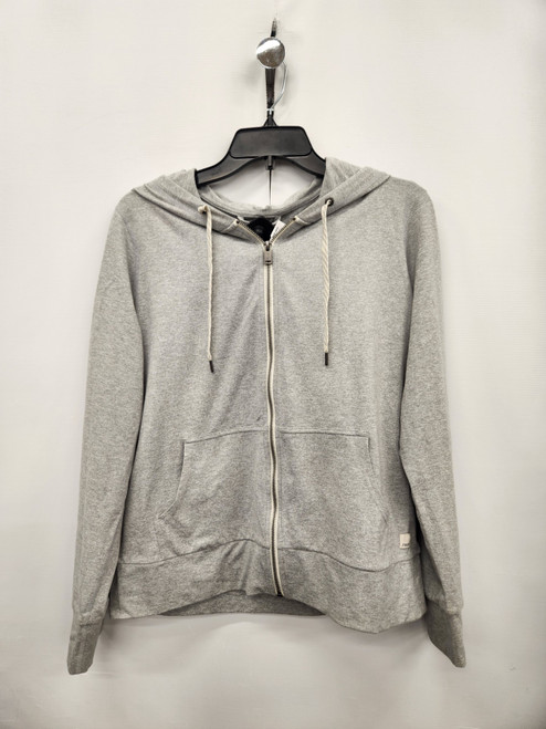 Vist Large View of Product Image Which is Used Vuori Active Long Sleeve S-4/6