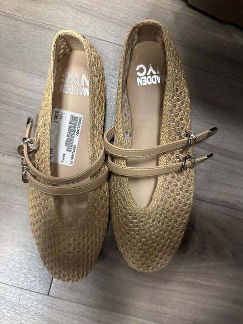 Vist Large View of Product Image Which is Used Unbranded Flats 7