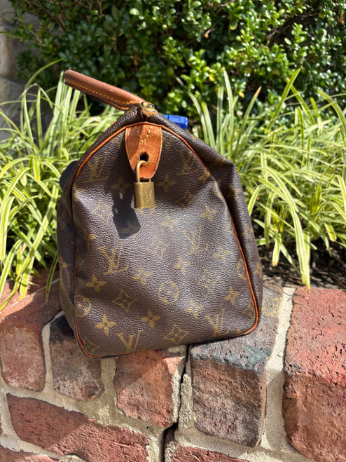 Vist Large View of Product Image Which is Used Louis Vuitton Large Leather Handbag