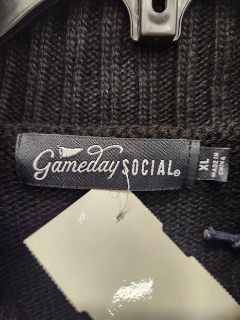 Vist Large View of Product Image Which is Used Unbranded Heavyweight Sweater XL-16