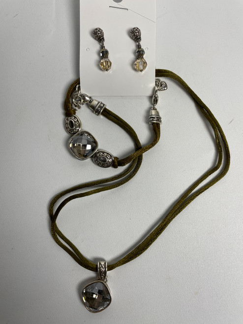 Vist Large View of Product Image Which is Used Brighton Necklace