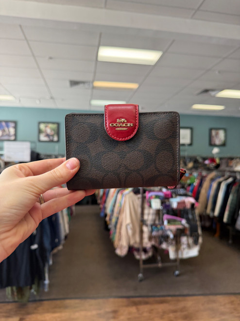 Vist Large View of Product Image Which is Used Coach Leather Wallet