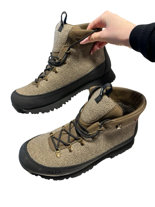 Vist Large View of Product Image Which is Used Unbranded Mens Winter Boots 10