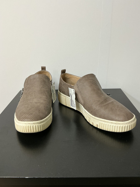 Vist Large View of Product Image Which is Used Naturalizer Casual Shoes 9