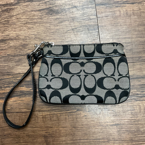 Vist Large View of Product Image Which is Used Coach Wristlet