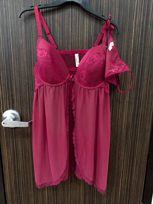 Vist Large View of Product Image Which is Used Unbranded Tank Top 1X-18
