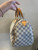 Used Louis Vuitton Large Leather Handbag 60100-S000297701 View 4