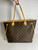 Used Louis Vuitton  Large Leather Handbag 60049-S000844364 View 2