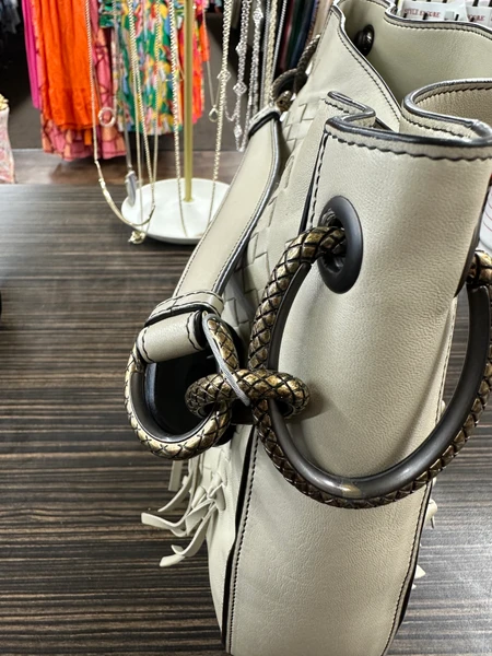 GUCCIバック Gucci 1978 Crocodile and Suede Ring Bag with Lucite Handle