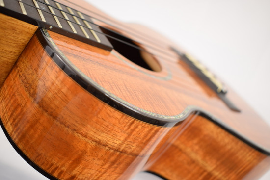 Kamaka HF-3D2i : Premium Curly Koa Slothead Tenor Ukulele (220740)