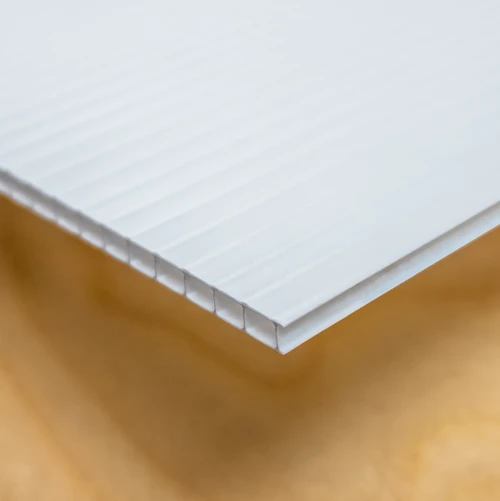 Close up of Coroplast.